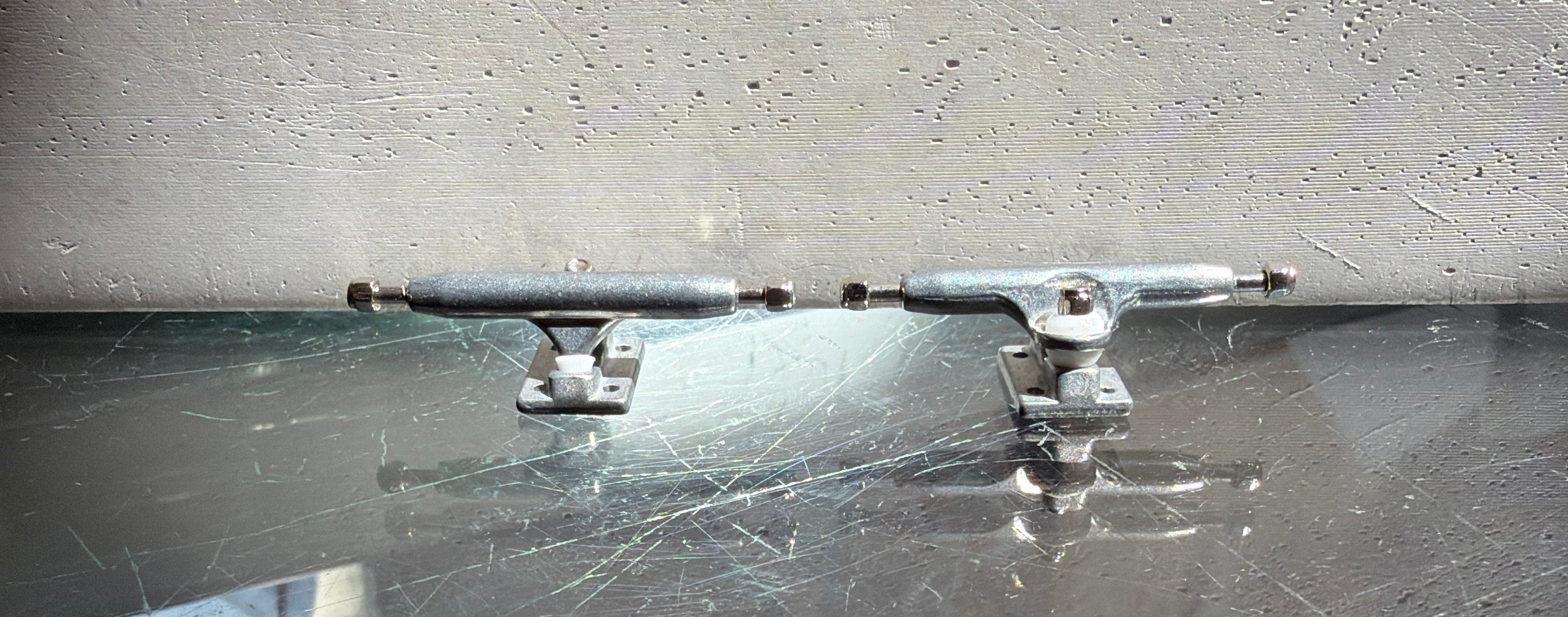 Four Trucks 26mm (Pair)
