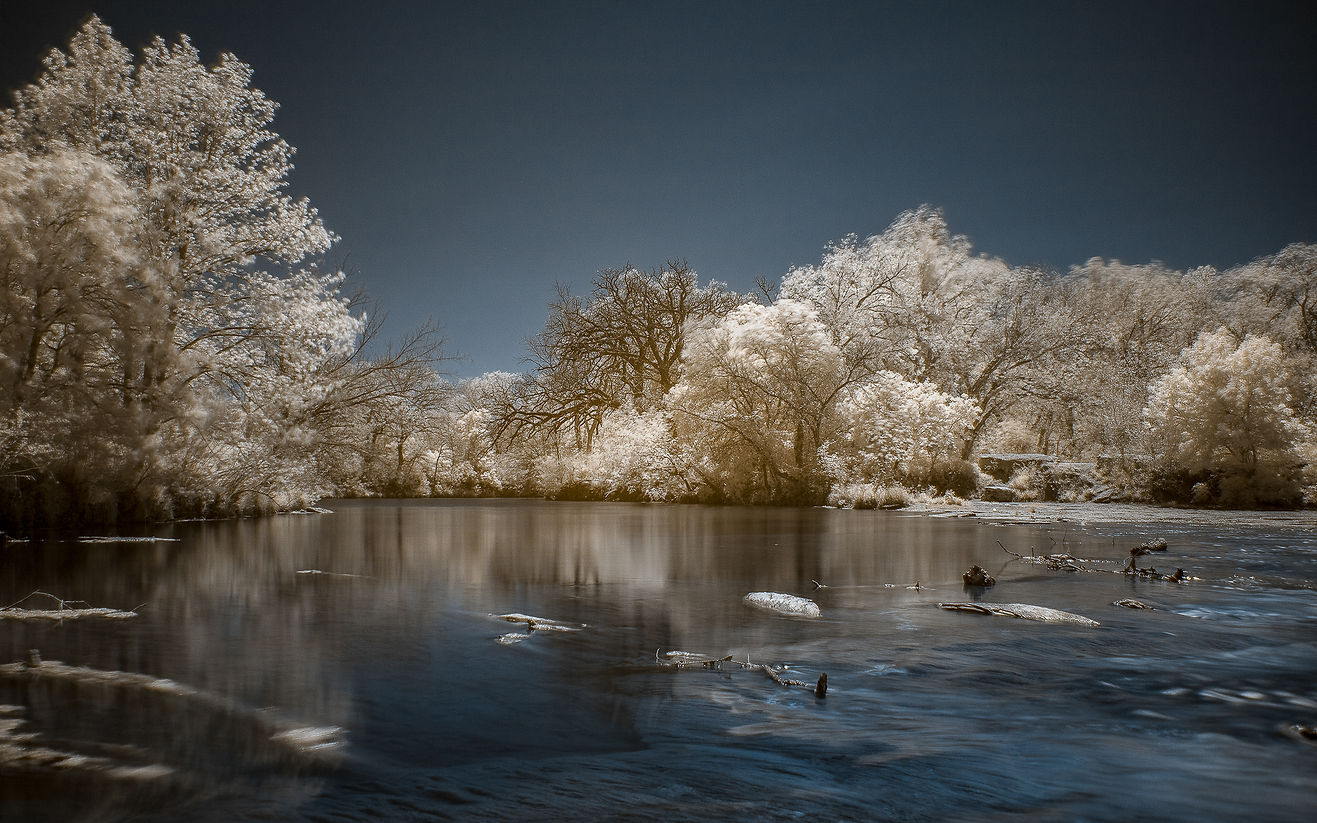 IMG_8887 IR LAKE EDIT 8x5.jpg