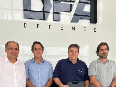 Adial visita fábrica de armas em Anápolis