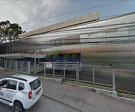 Fachada do J.M. Pinheiro Neto, edifício corporativo classe A com 9 andares e 430 vagas, na Marginal Pinheiros.