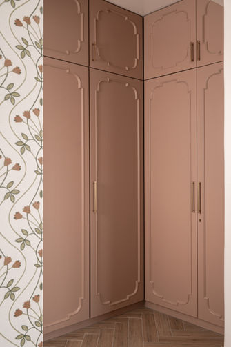 sunita yogesh studio, house of hues, interior design studio, best interior designer in chennai, pune home interiors, bedroom design, bedroom wallpaper