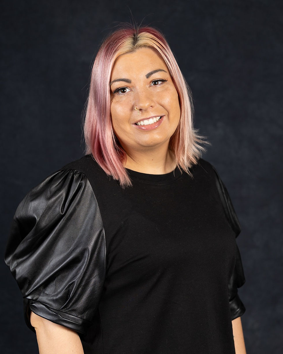 Amanda headshot 1.jpg