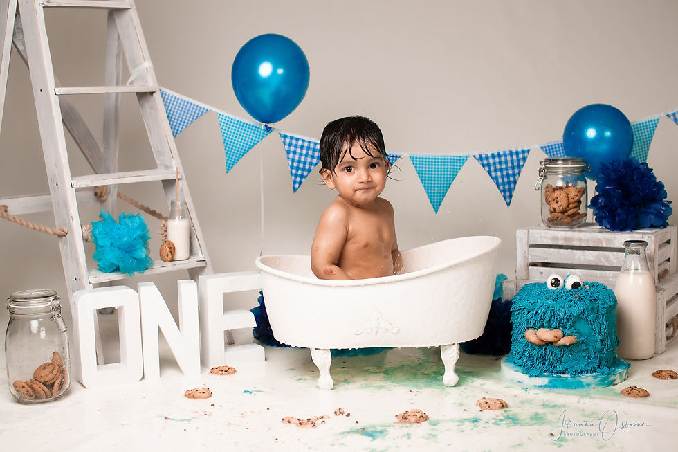 Thumbnail: Cake Smash and Family Session