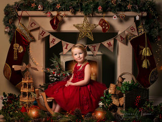 Free Xmas Photoshoot plus 10 full size edited images