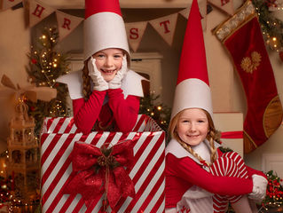 Elf on the shelf Christmas photoshoot