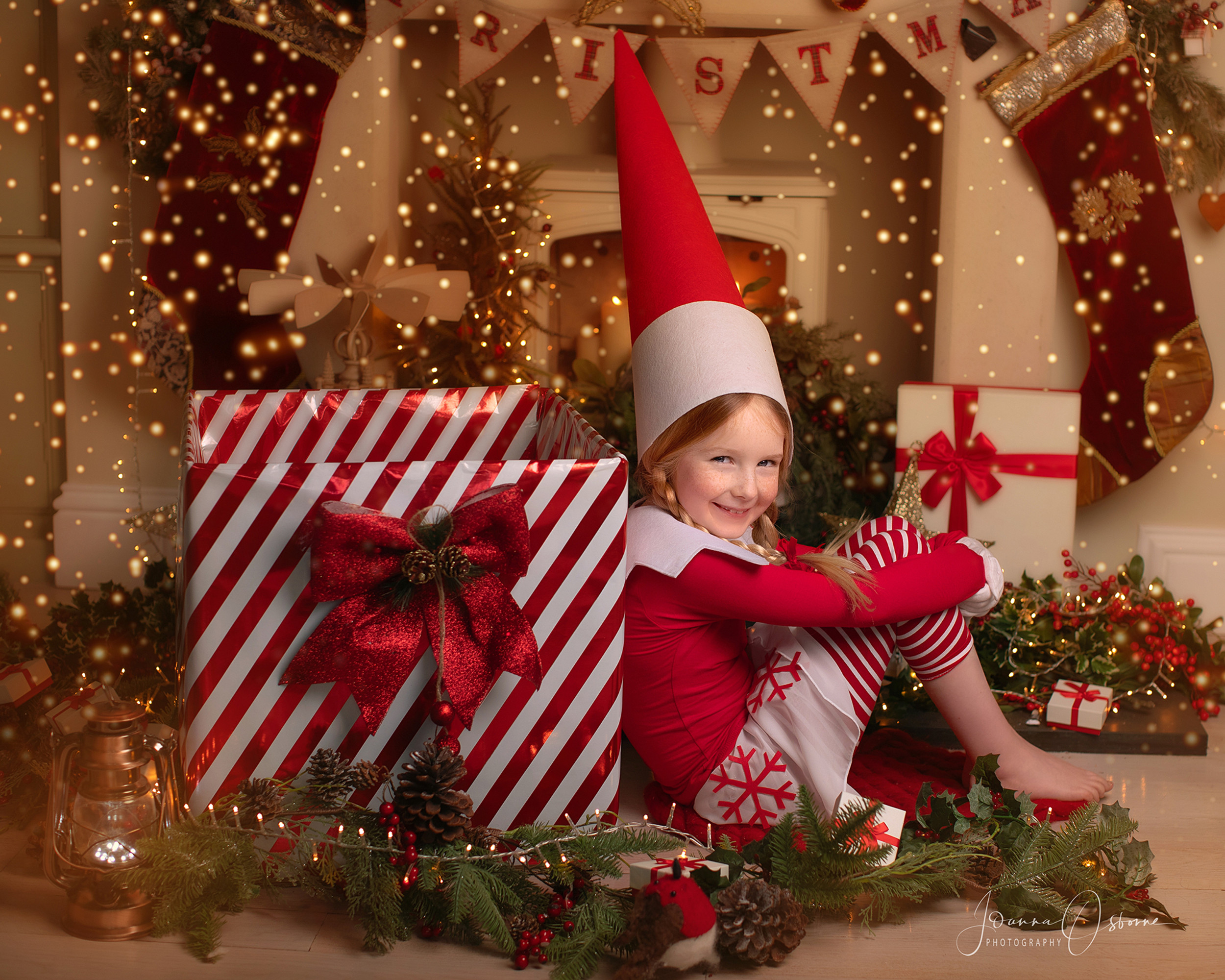 Elf on the shelf Christmas photoshoot