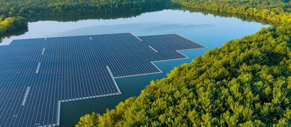 浮動式太陽能光電板(Photo Credit:Adobe Stock)