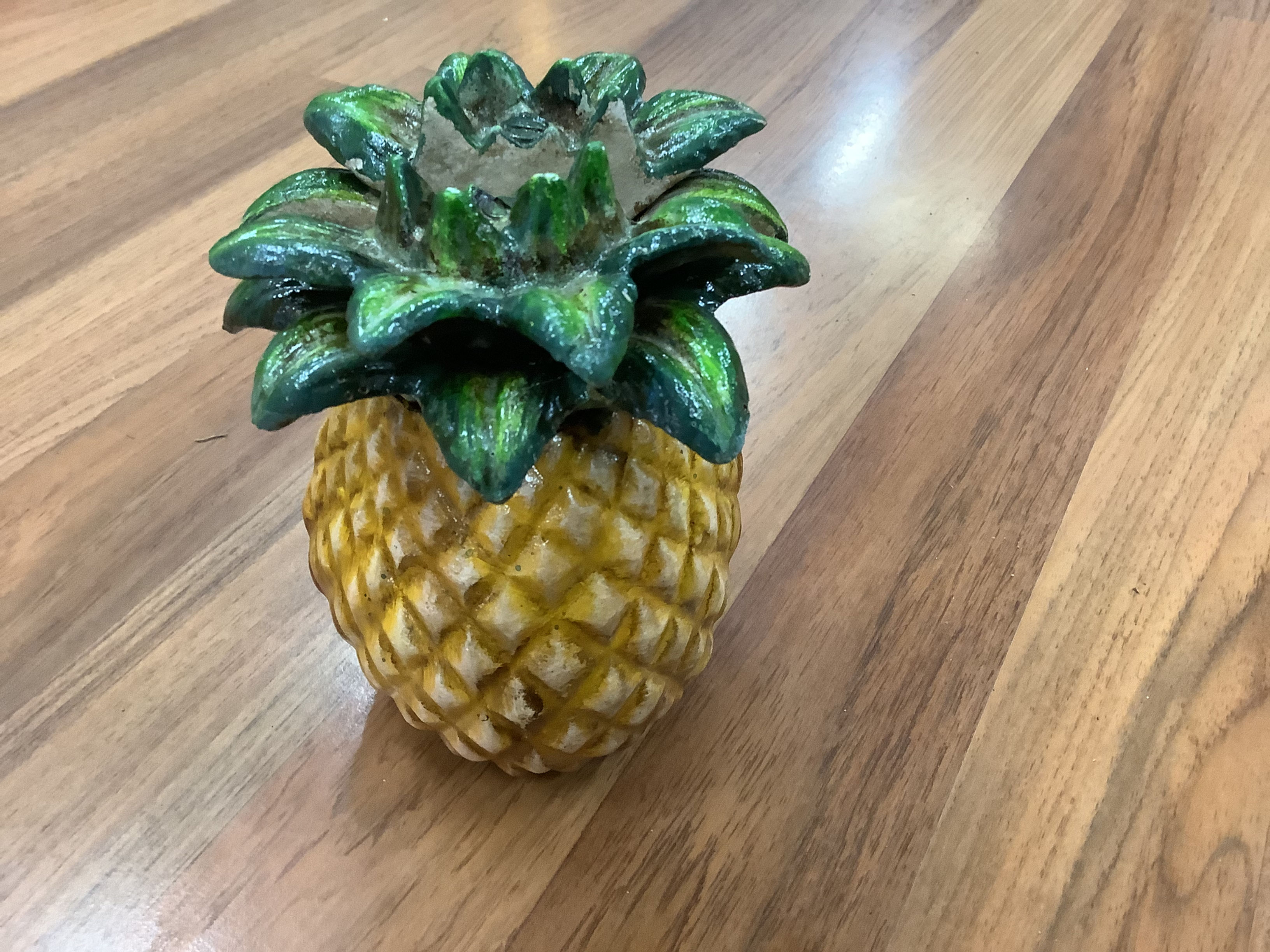 Pineapple Book Ends