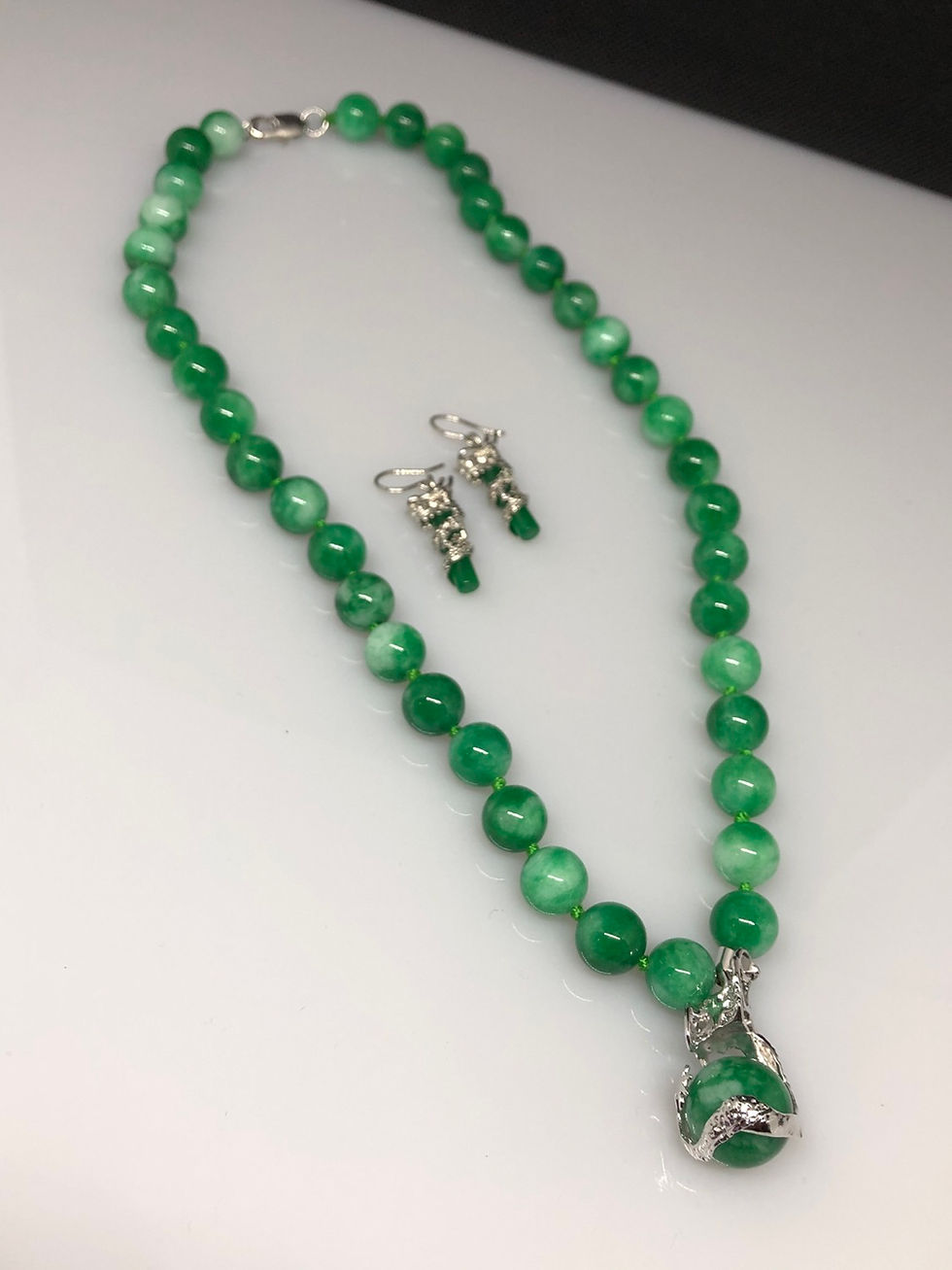 Miniaturebillede: Exquisite Jade Stone With Dragon Pendant/Earring Design JewellerySet