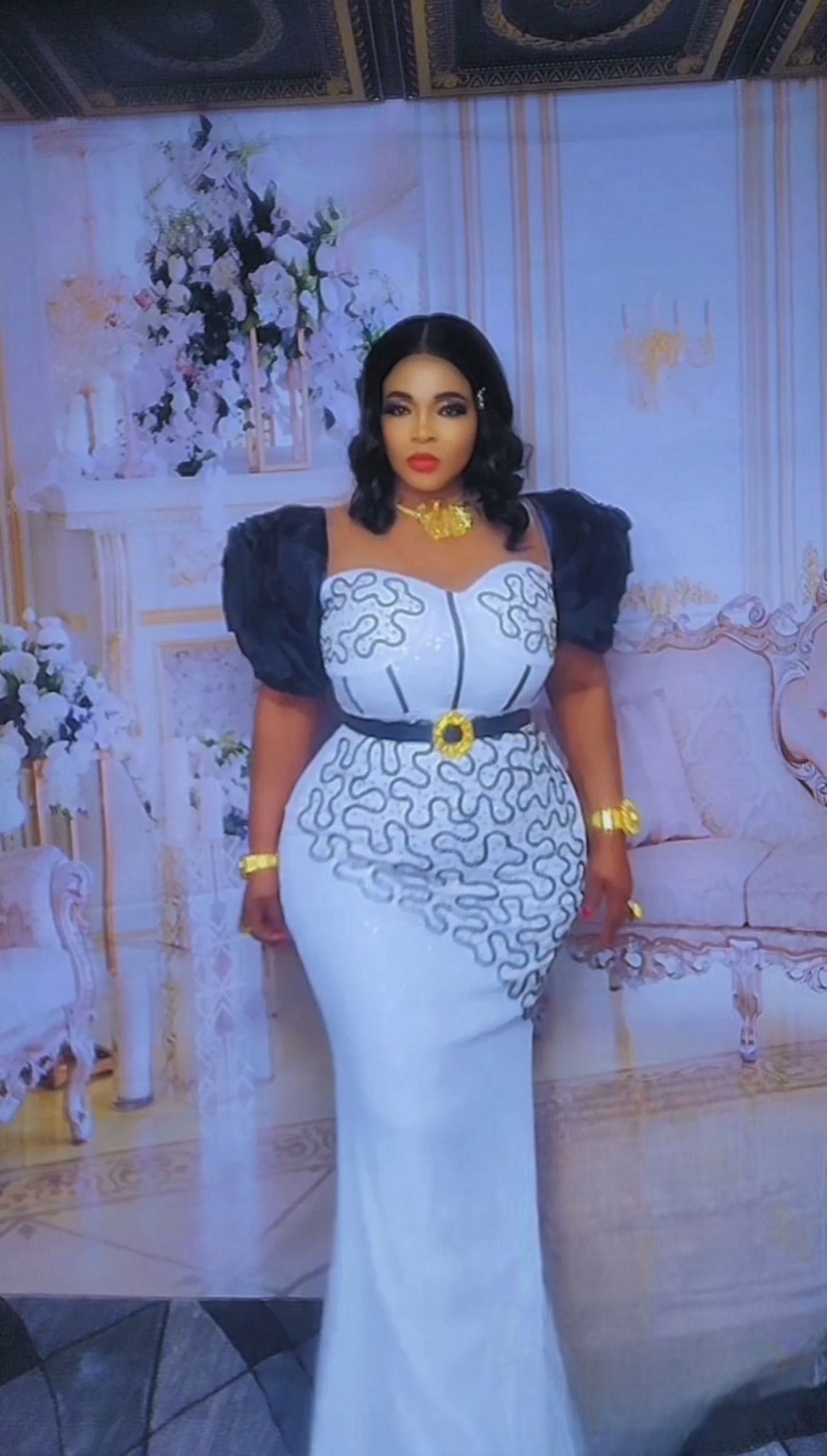 White Sweetheart Neckline Shape Sequins Embellished Long Dress Womenswear