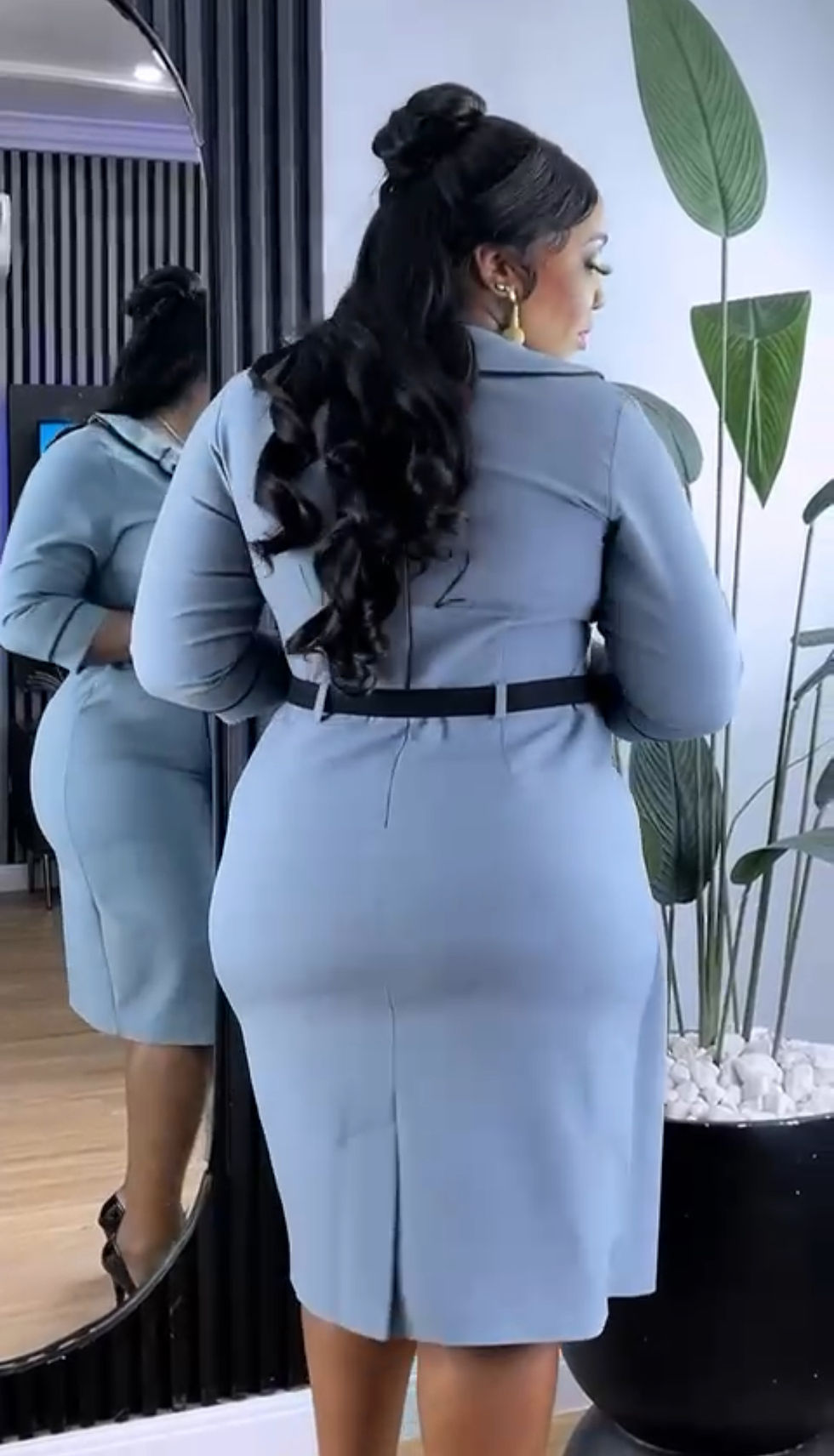Miniaturebillede: Solid Colour Collared Button Detailed Women’s Office Dress