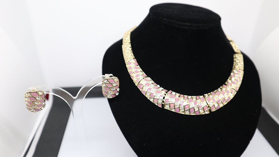 Miniaturebillede: Diamond Shape Detail Diamante Crystal Necklace and Earring Costume Jewellery Set