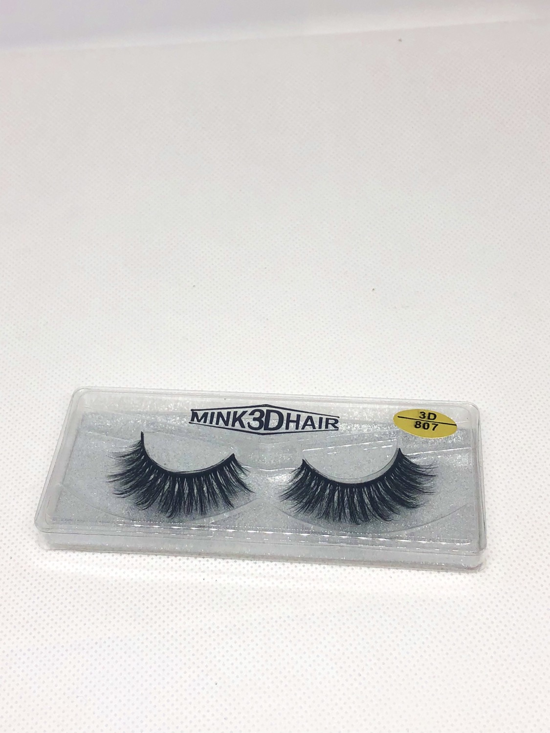 Thumbnail: SilverLashes 3D Mink Hair Natural Looking Eyelashes