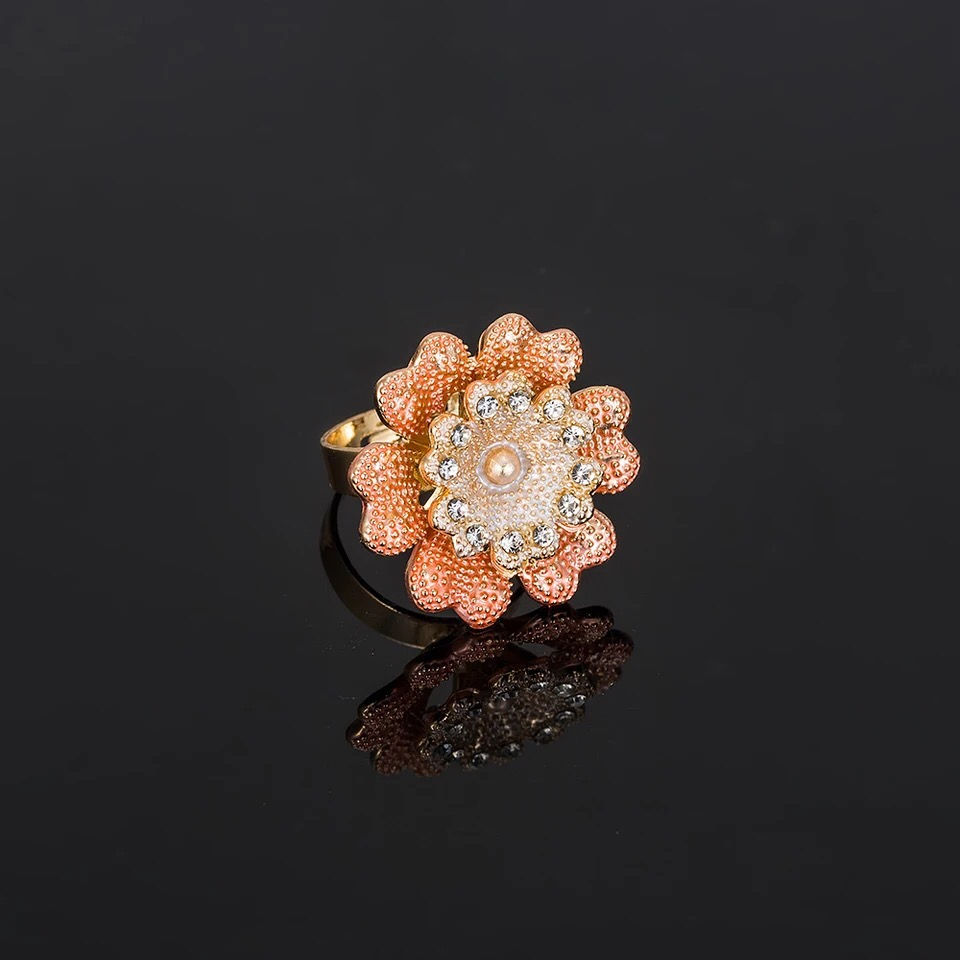 Miniatura: Elegant Flower Shaped Gold Plated Crystal Jewellery Set