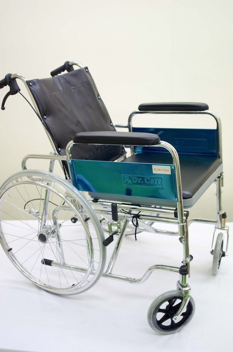 172. reclining with commode (1)