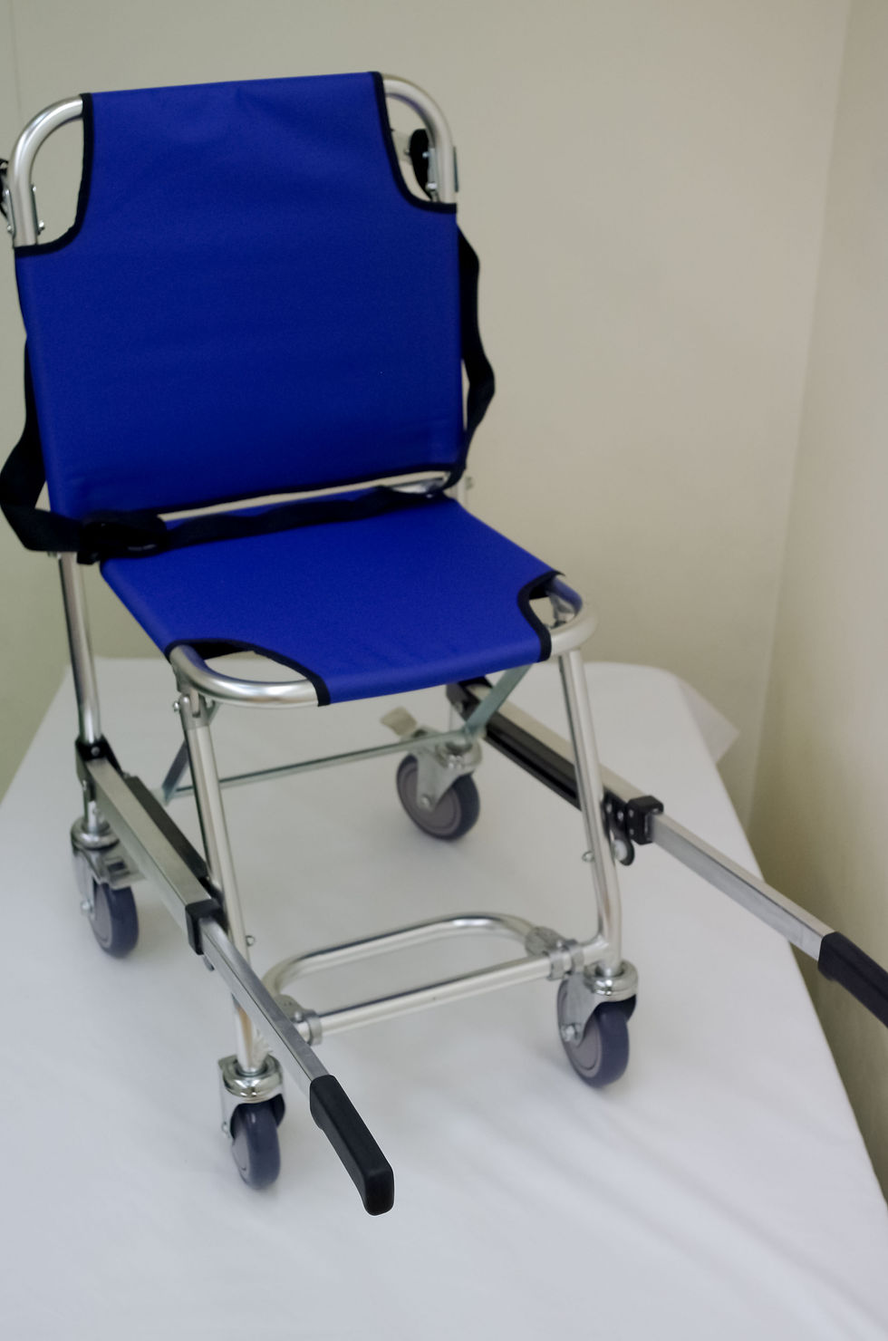 145. RC-B-1A STAIR CHAIR (BLUE)