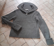 pull_zippé_vert_gris.jpg