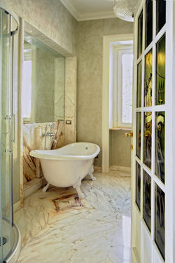 Ratthey villa bagno.jpg