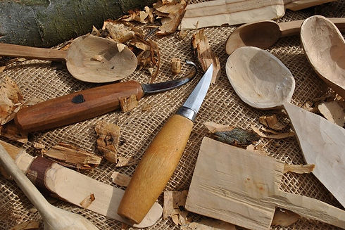 carving-spoons-and-utensils-mora.jpg
