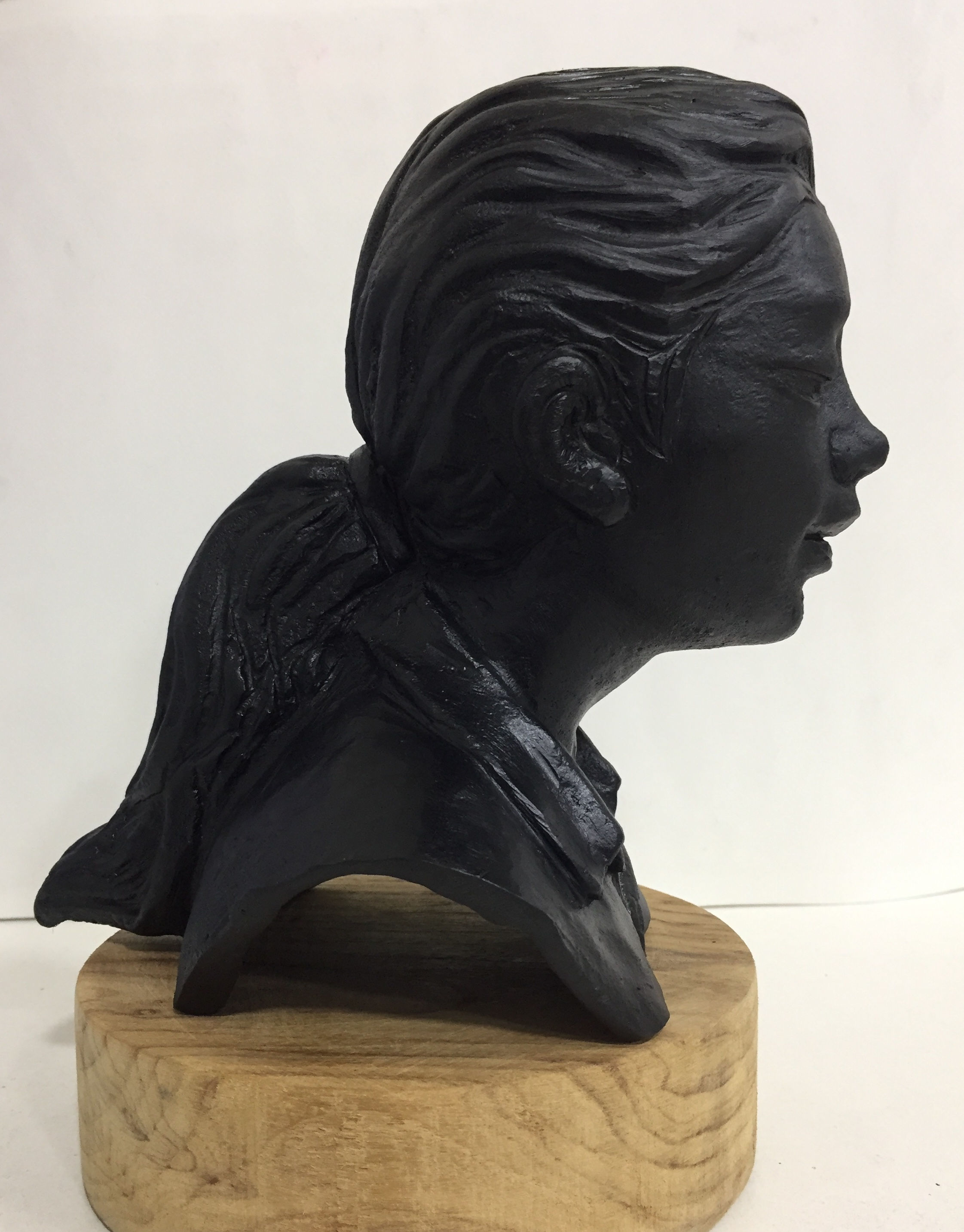 Girl from the train ( 6" x 8" x 9" )