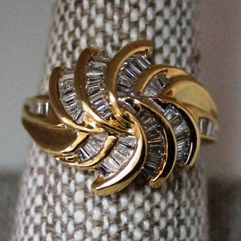 Thumbnail: 14KY050WSCDR Ladies Swirl Cluster Diamond Ring