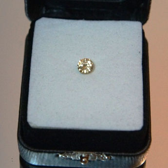 Thumbnail: ZIR146GC Golden Cognac Zircon