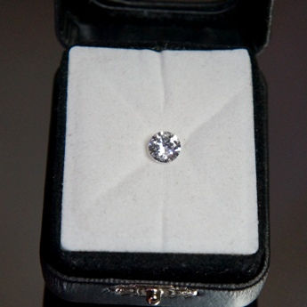 Thumbnail: ZIR226W Natural White Zircon