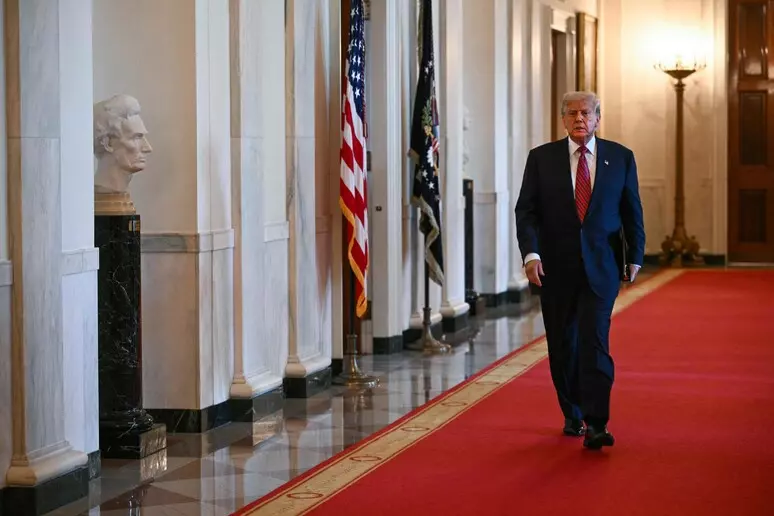 PRESIDENTI DANLLD TRAMP (DONALD TRUMP) PADITI ENTIN MEDIATIK “WALL STREET JOURNAL” NEWS CORP DHE RUPERT MURDOKUN (MURDOCH) PËR LETRËN E “TURPSHME” | KËRKON 10 MILIARDË $.