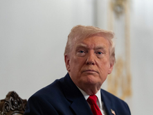 PRESIDENTI DANLLD TRAMP (DONALD TRUMP) NJOFTOI SE SYNON TË PEZULLOJË NË MËNYRË TË PËRHERËSHME IMIGRACIONIN NGA VENDET E BOTËS SË TRETË.