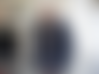 SI U BË IRLANDEZI MAIK LINÇ (MIKE LYNCH) “BILL GEITSI” I BRITANISË? | ARRITI TË DEKOROHEJ ME URDHRIN E OFICERIT TË PERANDORISË BRITANIKE NË VITIN 2006: NË VITIN 2011 U BË KËSHILLTAR I QEVERISË.