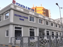 LAGJJA KOMBINAT; TIRANË | DENIS TRUMGU U ARRESTUA; I DËNUAR ME 7 VJET BURG PËR MASHTRIM KOMPJUTERIK.