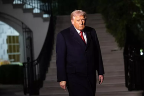 PRESIDENTI DANLLD TRAMP (DONALD TRUMP) I BËRI THIRRJE HAMASIT TË KTHEJË KUFOMAT E PENGJEVE.