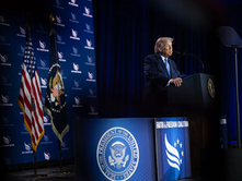 PRESIDENTI DANLLD TRAMP (DONALD TRUMP): SHBA-ës SHPENZOJNË MË SHUMË SE KUSHDO TJETËR; TË TJERËT SHPENZOJNË MË PAK; NE SHPENZOJMË 999 MILIARDË $.