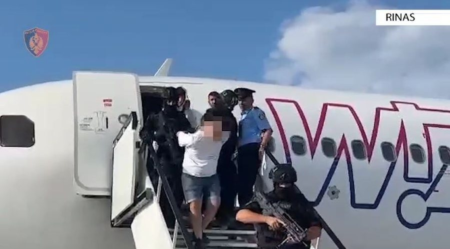 U EKSTRADUA NGA ABU DHABI ARJAN MALKO (I NJOHUR NDRYSHE EDHE SI ERJON MALKO OSE ERJON FEJZULLA) | I SHPALLUR NË KËRKIM POLICOR NDËRKOMBËTAR NGA INTERPOL ROMA PËR TRAFIK DROGE.