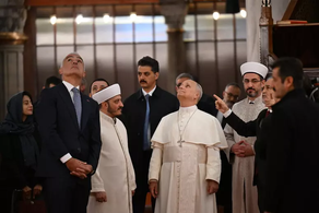 PAPA LEO XIV-të VIZITOI XHAMINË BLU POR NUK U LUT.