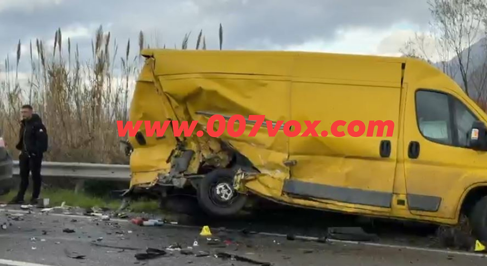 Pamje fotografike amatore nga vendi i ngjarjes