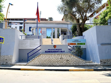 “RRUGA E DIBRËS”; TIRANË | RONALD LACEJ U ARRESTUA; DORAS NË PLAGOSJEN ME THIKË TË MIKEL XIBROS.