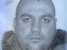 TIRANË | AGJENTI I MBIKQYRJES POLICORE MUSTAFA (MUÇI) SHALJANI (SHEQERI) VDIQ NË SPITAL; U PLAGOS NË SULMIN E ARMATOSUR KU MBETI I VDEKUR GILMANDO DANI.