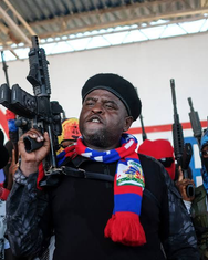 HAITI: DEPARTAMENTI AMERIKAN I SHTETIT OFRON 5 MILIONË $ PËR KAPEJN E UDHËHEQËSIT TË BANDAVE KRIMINALE XHIMI ÇERIZIER (JIMMY CHERIZIER) I NJOHUR SI “BARBEKUJA”.
