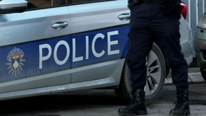 FSHATI DUMNICË E POSHTME; PODUJEVË | U ARRESTUAN SHABAN HAZIRI + VENHAR RRAHMANI + FEHMI SEJDIU; U SHPALL NË KËRKIM POLICOR SELATIN SEJDIU | SHERR KU U PËRDORËN ARMË ZJARRI + SENDE TË FORTA + SËPATË.