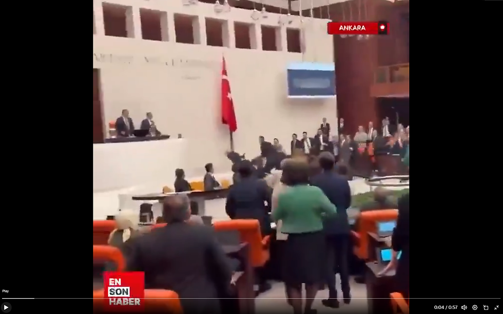 TURQI | SHERR MASIV MES DEPUTETËVE; VIDEO E SHERRIT MASIV.