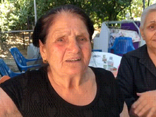 HAVA MUKA (GJYSHJA GLEDIAN MUKËS) KËRKON DREJTËSI PENALE DHE CIVILE PËR NIPIN E SHARRUAR ME KALLASHNIKOV NË MEMALIAJ.