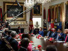 PRESIDENTI DANLLD TRAMP (DONALD TRUMP): ZHVILLOVA TELEFONATË SHUMË PRODUKTIVE ME KRYEMINISTRIN BIBI NETANJAHU; NUK DO TË KETË TRUPA IZRAELITE NË BEJRUT.