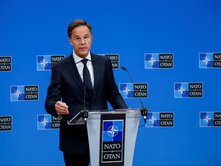 SEKRETARI I PËRGJITHSHËM I NATO-s MARK RUTTE: ANËTARËT MUND TË SYNOJNË AVIONËT RUSË QË HYJNË NË HAPËSIRËN E NATO-s KUR ËSHTË E NEVOJSHME.
