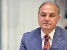 ENVER HOXHAJ U ZGJODH ANËTAR I AKADEMISË SHQIPTARE TË ARTEVE DHE SHKENCAVE.