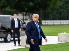 PRESIDENTI DANLLD TRAMP (DONALD TRUMP): PEZULLOHEN TARIFAT 50% NDAJ KANADASË; ËSHTË ARRITUR MARRËVESHJE.