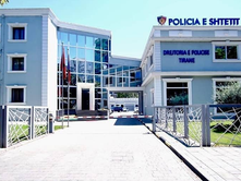 TIRANË: U ARRESTUA DEJVI NACI DHE ALBI SPAHIAJ (TË DY NGA FIERI) | TREGTI ME ARMË ZJARRI + MOSKALLËZIM KRIMI.