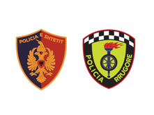 FSHATI VODICË; BERAT | ENDRI VRUSHAJ (BANUES NË LAGJEN “VAKËF”) U PËRFSHI NË AKSIDENT AUTOMOBILISTIK; VDIQ || ALBAN ELEZI DHE GISI SHEHU (KRISTI GREKU) BANUES NË LAGJEN “BARRIKADË” MBETËN TË PLAGOSUR.