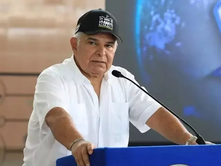 PRESIDENTI I PANAMASË JOSE RAUL MULINO KËRKON MARRËVESHJE PËR TË RIFILLUAR OPERACIONET E CHIQUITA-s.