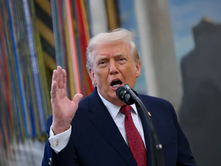 PRESIDENTI DANLLD TRAMP (DONALD TRUMP): DISA SANKSIONE NDAJ NAFTËS RUSE U PEZULLUAN SEPSE DUA QË BOTA TË KETË NAFTË; SANKSIONET DO TË RIKTHEHEN SAPO TË MBAROJË KRIZA.